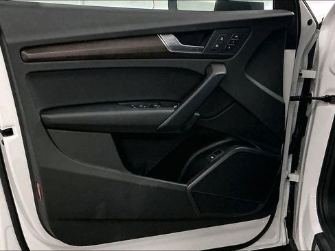 Used 2023 Audi Q5 2.0T Premium w/ Convenience Package image 25