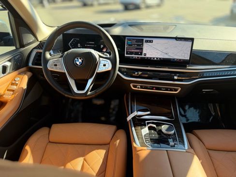 Certified 2024 BMW X7 xDrive40i image 11