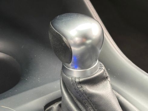 Used 2019 Toyota C-HR XLE image 21