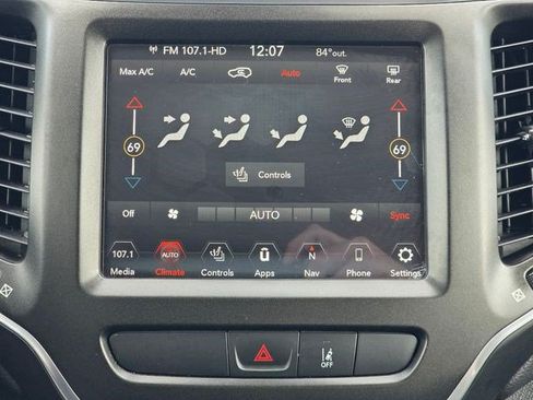 Used 2022 Jeep Cherokee Trailhawk w/ Sound & Nav Group AWD/4WD image 27