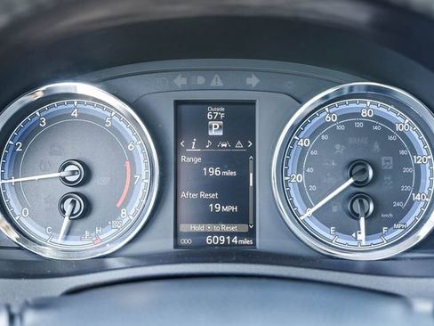 Used 2017 Toyota Corolla SE w/ SE Premium Package image 27