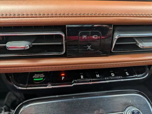 Certified 2022 Lincoln Nautilus Reserve image 37