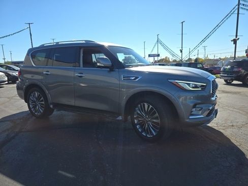Used 2018 INFINITI QX80 4WD w/ Driver Assistance Package image 11