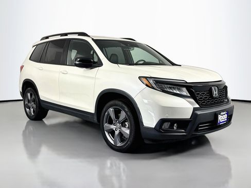 Certified 2019 Honda Passport Touring image 3
