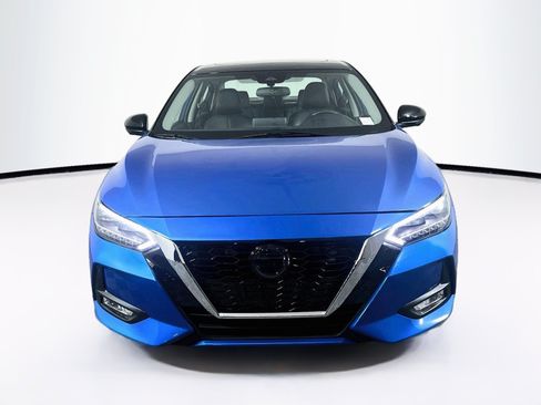 Used 2023 Nissan Sentra SR w/ SR Premium Package FWD image 2