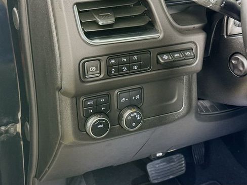 Used 2024 Chevrolet Suburban High Country image 12