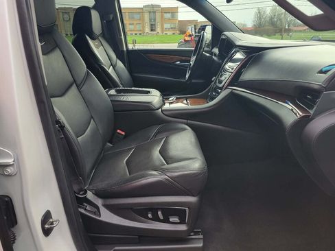 Used 2016 Cadillac Escalade ESV Premium AWD/4WD image 15