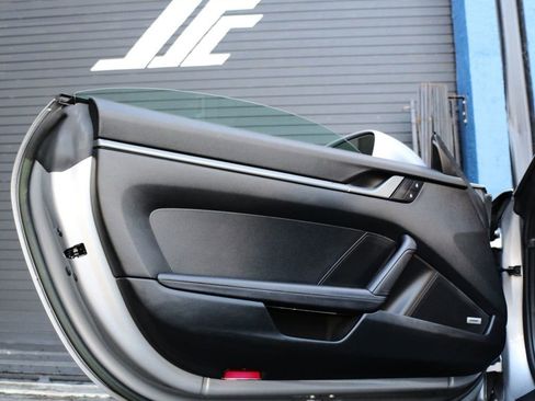 Used 2022 Porsche 911 Carrera image 24