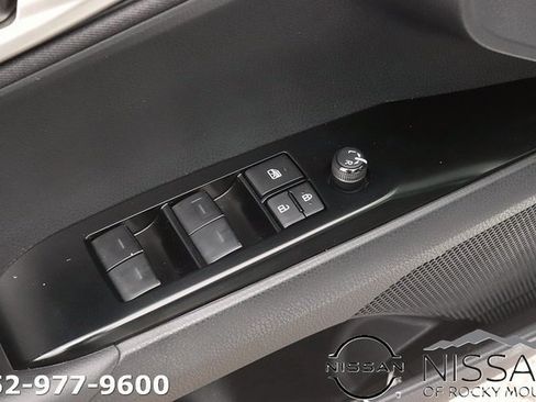 Used 2025 Toyota Camry LE image 10