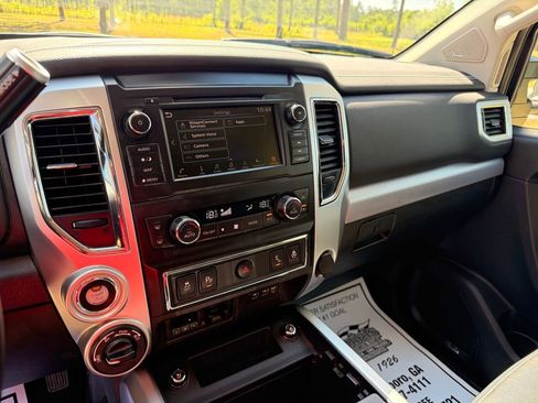 Used 2019 Nissan Titan PRO-4X AWD/4WD image 16
