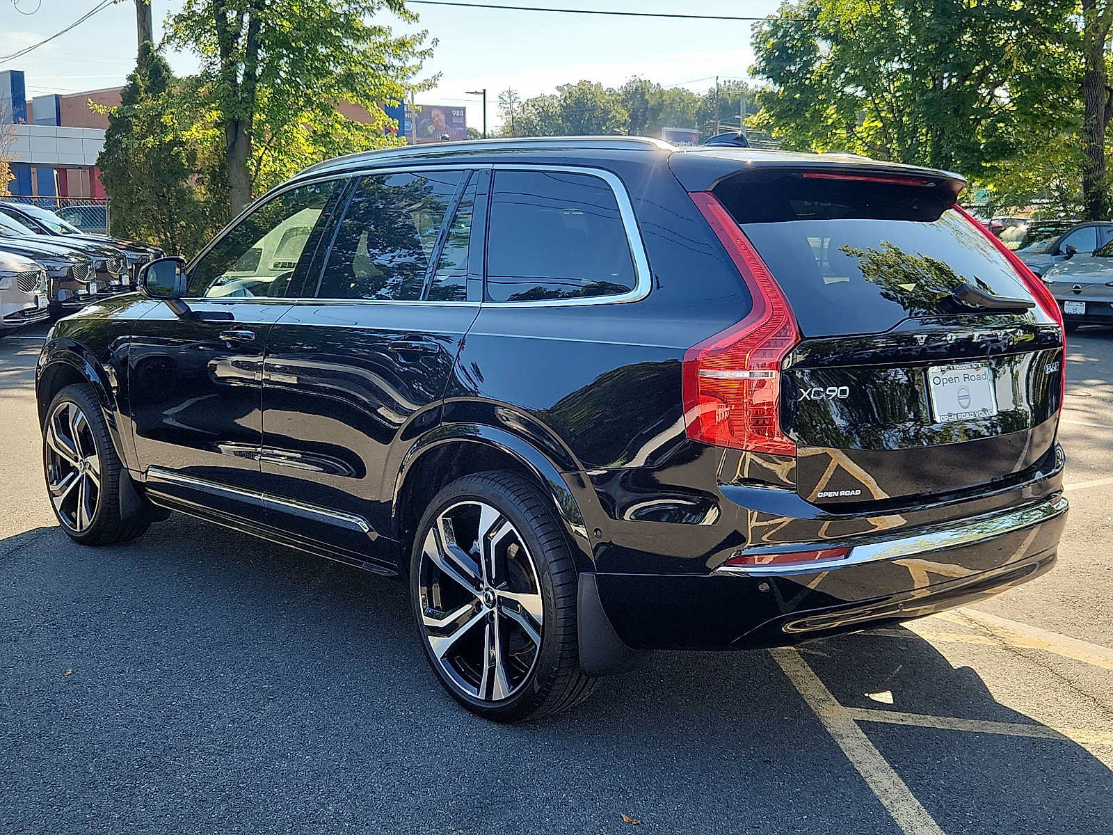 Certified 2024 Volvo XC90 B6 Ultimate w/ Protection Package AWD/4WD image 4