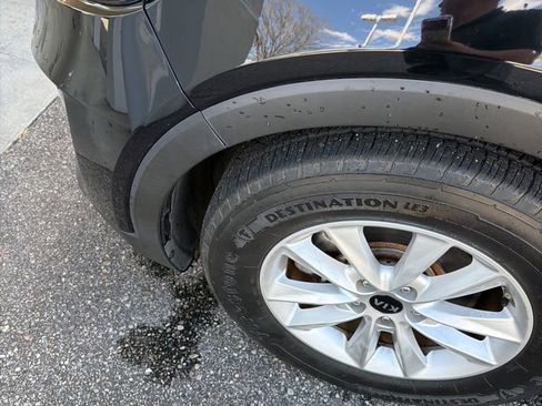 Used 2019 Kia Sorento LX image 6