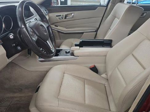 Used 2016 Mercedes-Benz E 350 4MATIC Sedan w/ Premium Package image 9