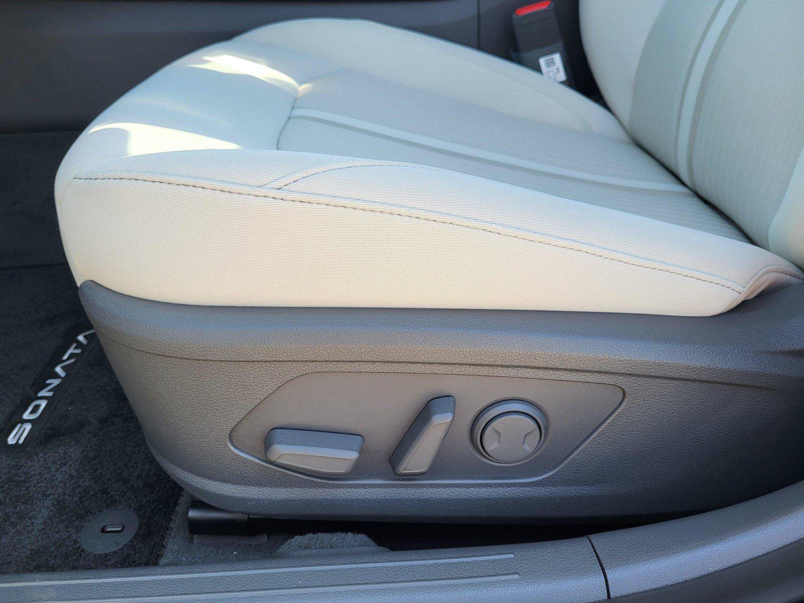 New 2026 Hyundai Sonata SEL FWD image 32
