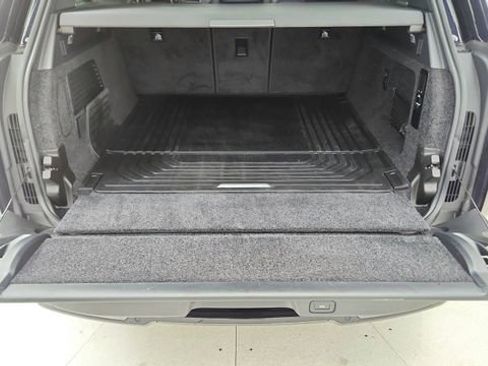 Used 2025 Land Rover Range Rover SE image 14