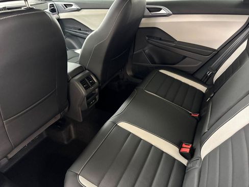 New 2026 Volkswagen Taos SEL AWD/4WD image 11