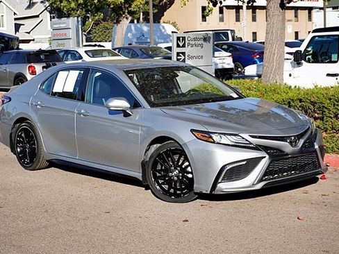 Used 2023 Toyota Camry XSE image 3