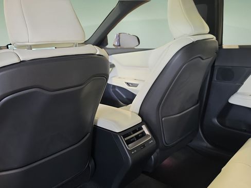 New 2026 Lexus ES 500e AWD/4WD image 18
