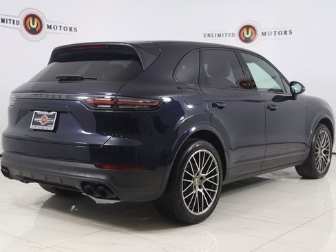 Used 2022 Porsche Cayenne Platinum Edition w/ Premium Package Plus image 3