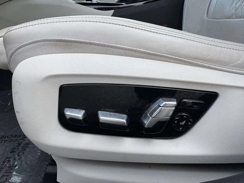 Used 2019 BMW M550i xDrive AWD/4WD image 23