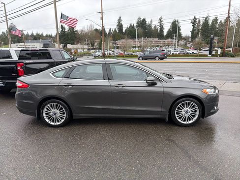 Used 2016 Ford Fusion SE w/ Equipment Group 202A image 8