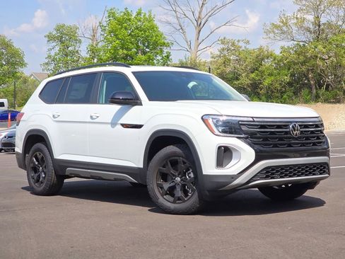 New 2025 Volkswagen Atlas Peak Edition SE AWD/4WD image 2