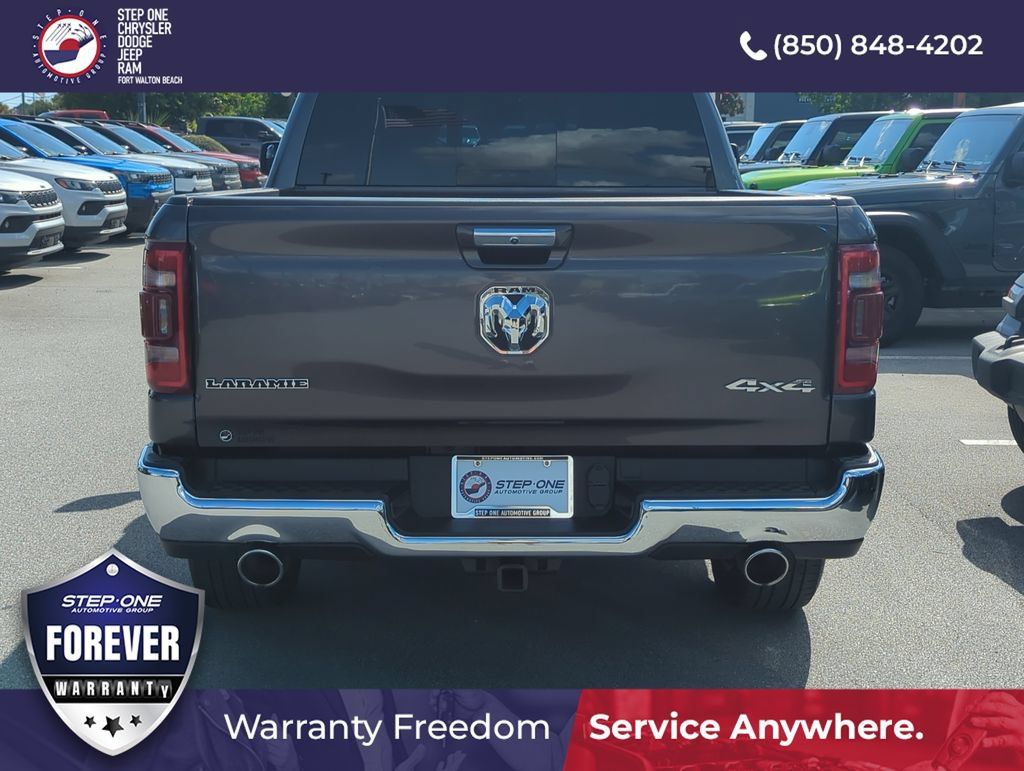 Used 2022 RAM 1500 Laramie AWD/4WD image 5