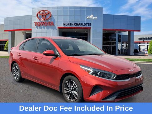 Used 2022 Kia Forte LXS FWD image 1