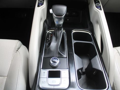 Used 2022 Kia Telluride SX w/ Towing Package FWD image 38