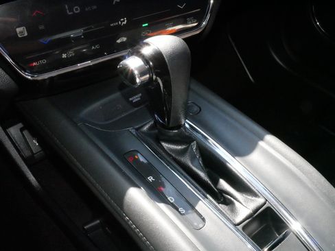 Used 2018 Honda HR-V EX image 24