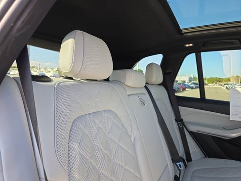 Used 2023 BMW X5 xDrive45e image 14