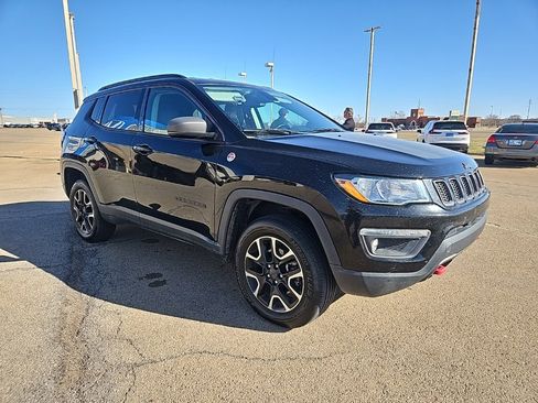 Used 2020 Jeep Compass Trailhawk image 3