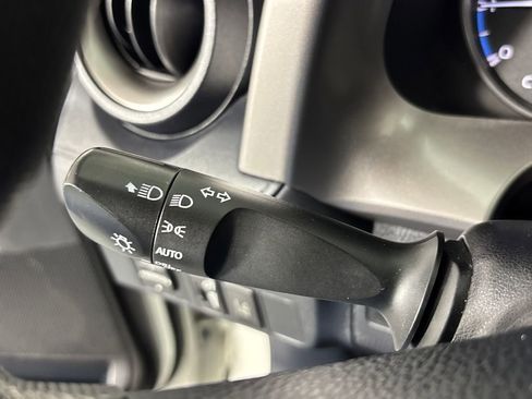 Used 2018 Toyota RAV4 LE image 18