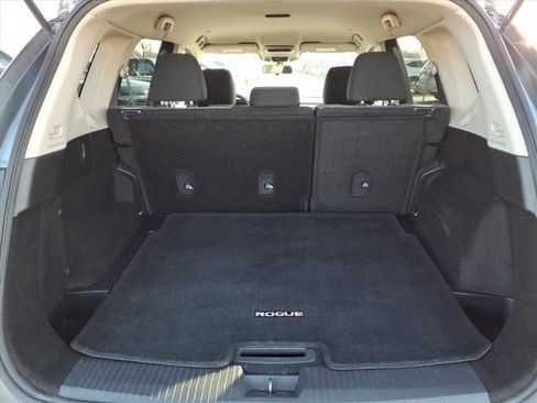 Used 2023 Nissan Rogue SV image 28