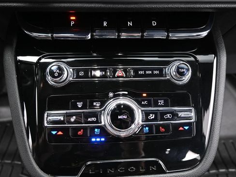 Used 2021 Lincoln Corsair FWD w/ Equipment Group 101A image 17