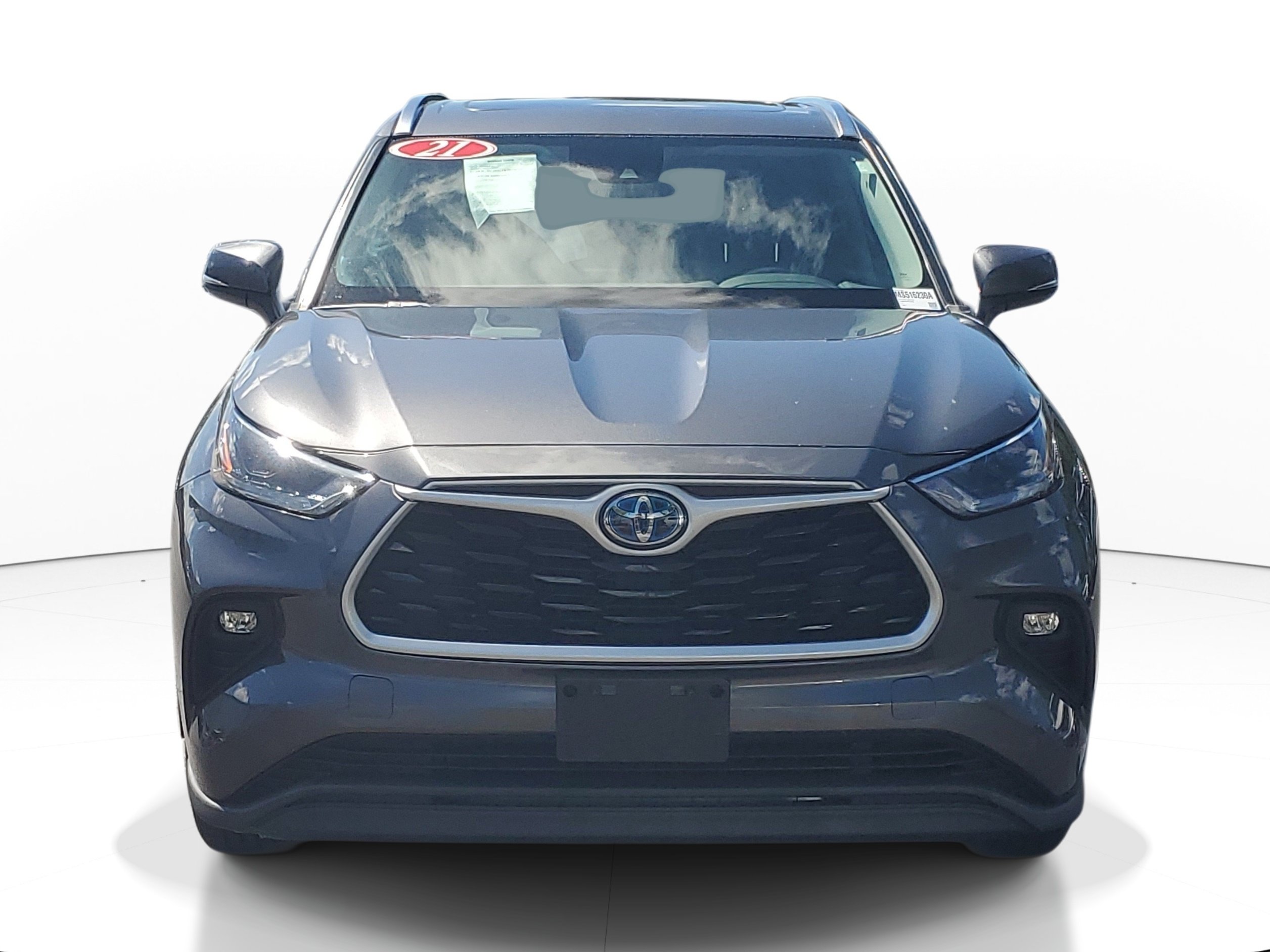 Certified 2021 Toyota Highlander XLE AWD/4WD image 2
