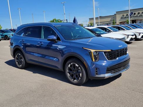 Used 2024 Kia Sorento S FWD image 31