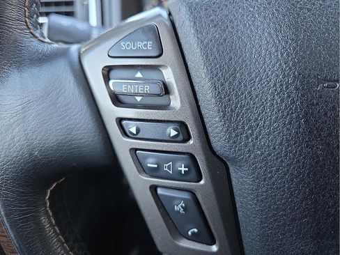 Used 2021 Nissan Titan Platinum Reserve w/ Moonroof Package image 17