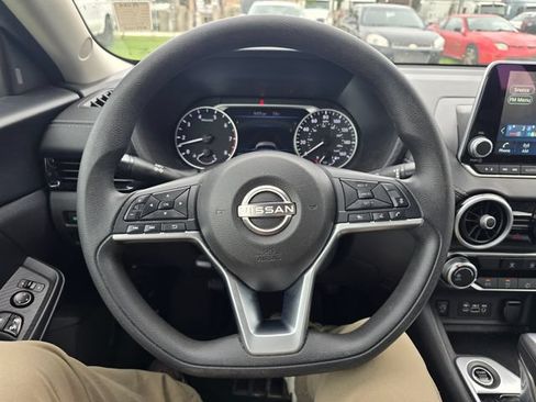 Used 2024 Nissan Sentra SV FWD image 17