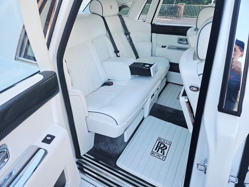 Used 2007 Rolls-Royce Phantom Sedan RWD image 21