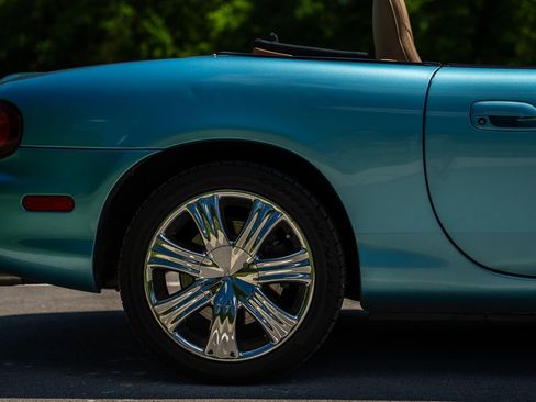 Used 2001 MAZDA MX-5 Miata RWD image 37