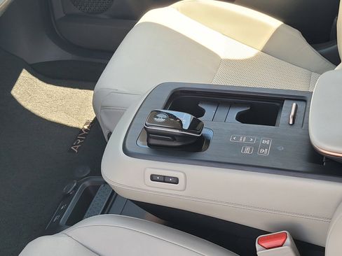 Certified 2023 Nissan Ariya FWD image 16