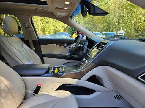 Used 2016 Lincoln MKX Reserve w/ Technology Package image 46