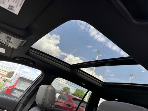 New 2025 Cadillac XT6 Sport w/ Technology Package image 17