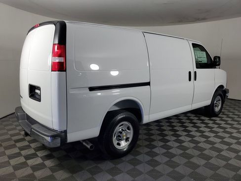 New 2026 Chevrolet Express 2500 w/ Driver Convenience Package RWD image 4
