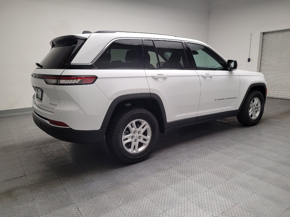 Used 2023 Jeep Grand Cherokee Laredo RWD image 10