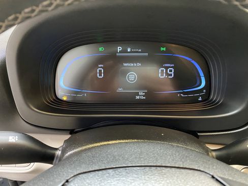 Used 2024 Hyundai Venue SEL image 34