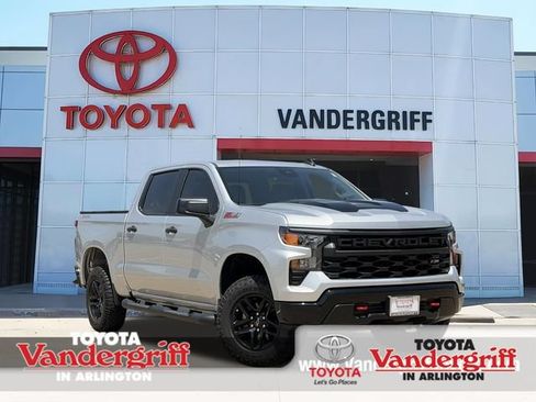 Used 2022 Chevrolet Silverado 1500 Custom Trail Boss AWD/4WD image 1