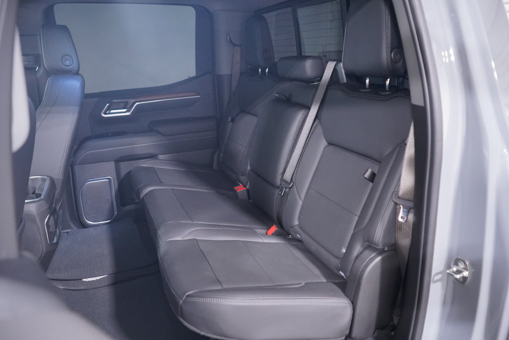 Used 2024 GMC Sierra 1500 Denali w/ Technology Package AWD/4WD image 11