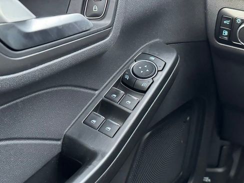 Certified 2025 Ford Escape SE image 31